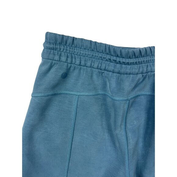 Lululemon Shorts Softstreme High-Rise Size 6 Inseam 4" Utility Blue - Picture 3 of 5